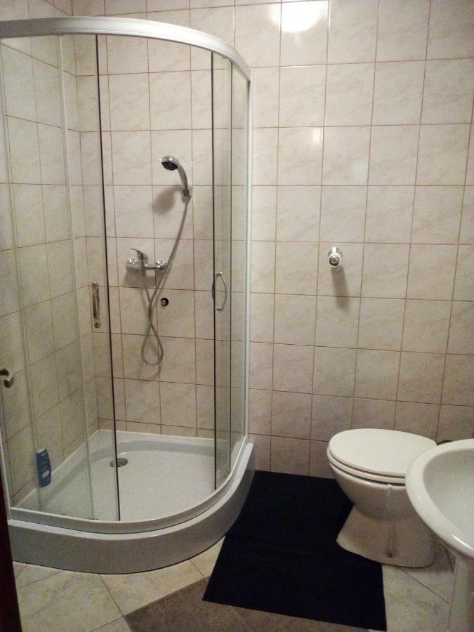 Studio Apartman Hrast Seline Exterior foto